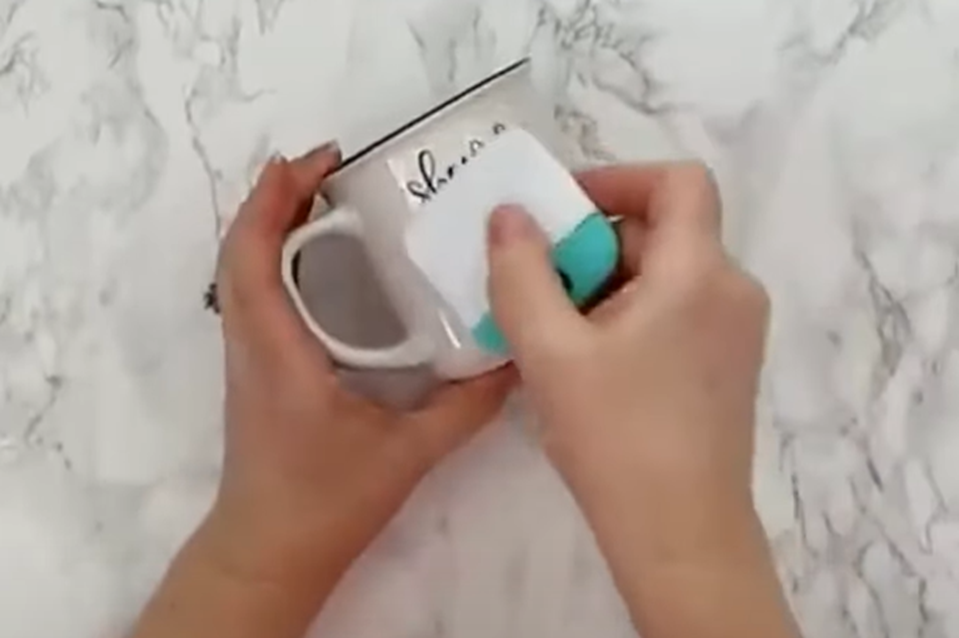 Learn How to Use scraper tool on Stickers mug Press